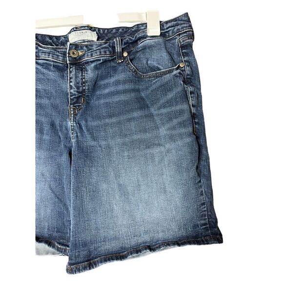 Torrid Jeans Shorts - Picture 3 of 6